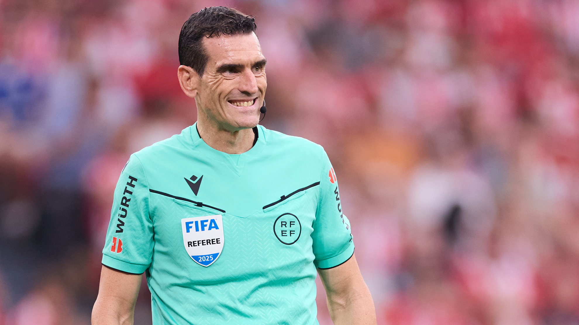 Juan Martínez Munuera, durante un partido.