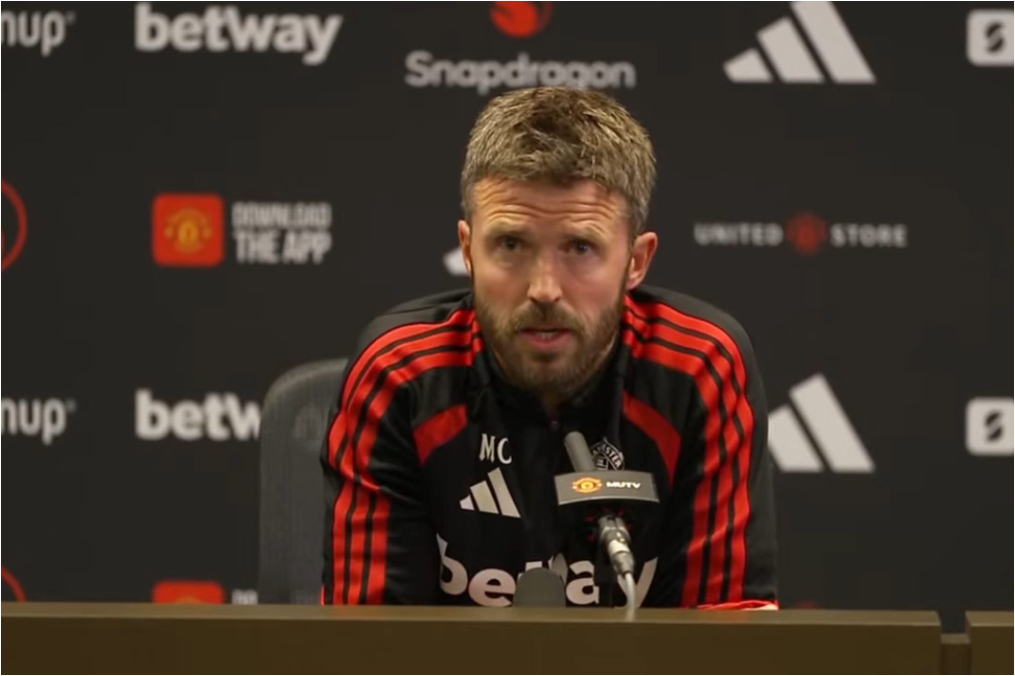 Michael Carrick, en rueda de prensa MANCHESTER UNITED