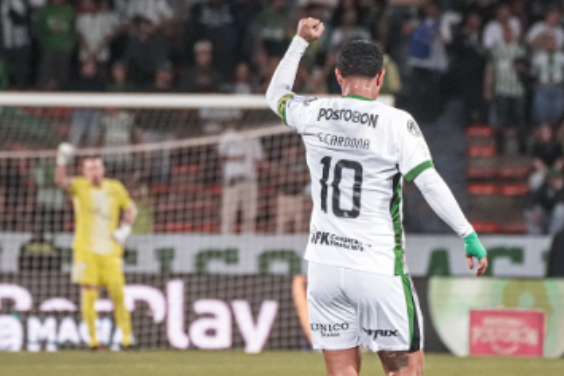 El impresionante tanto de Edwin Cardona. @nacionaloficial