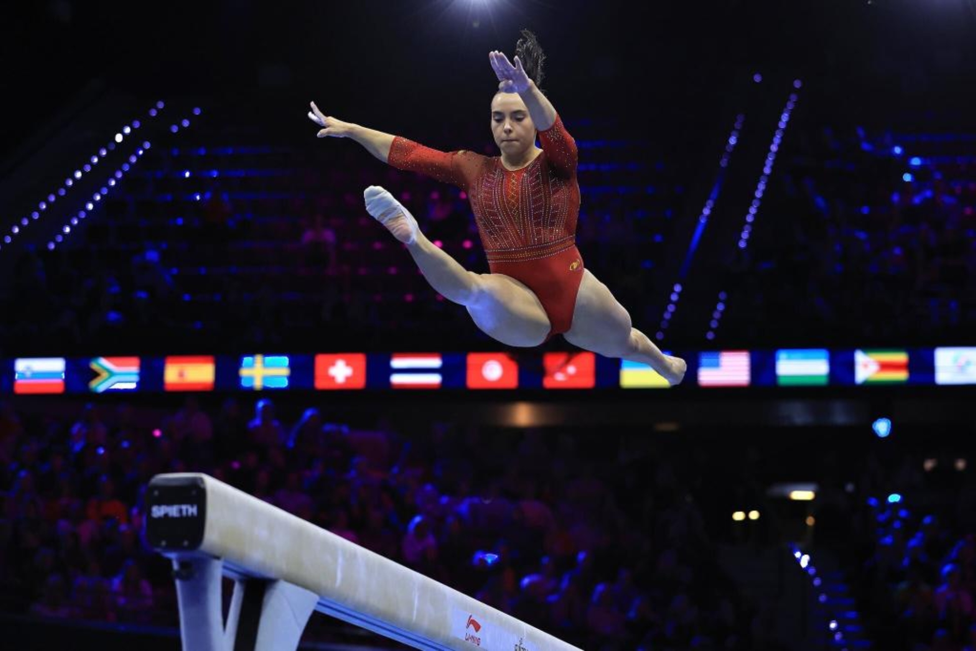 Alba Petisco en concurso. RFEGimnasia