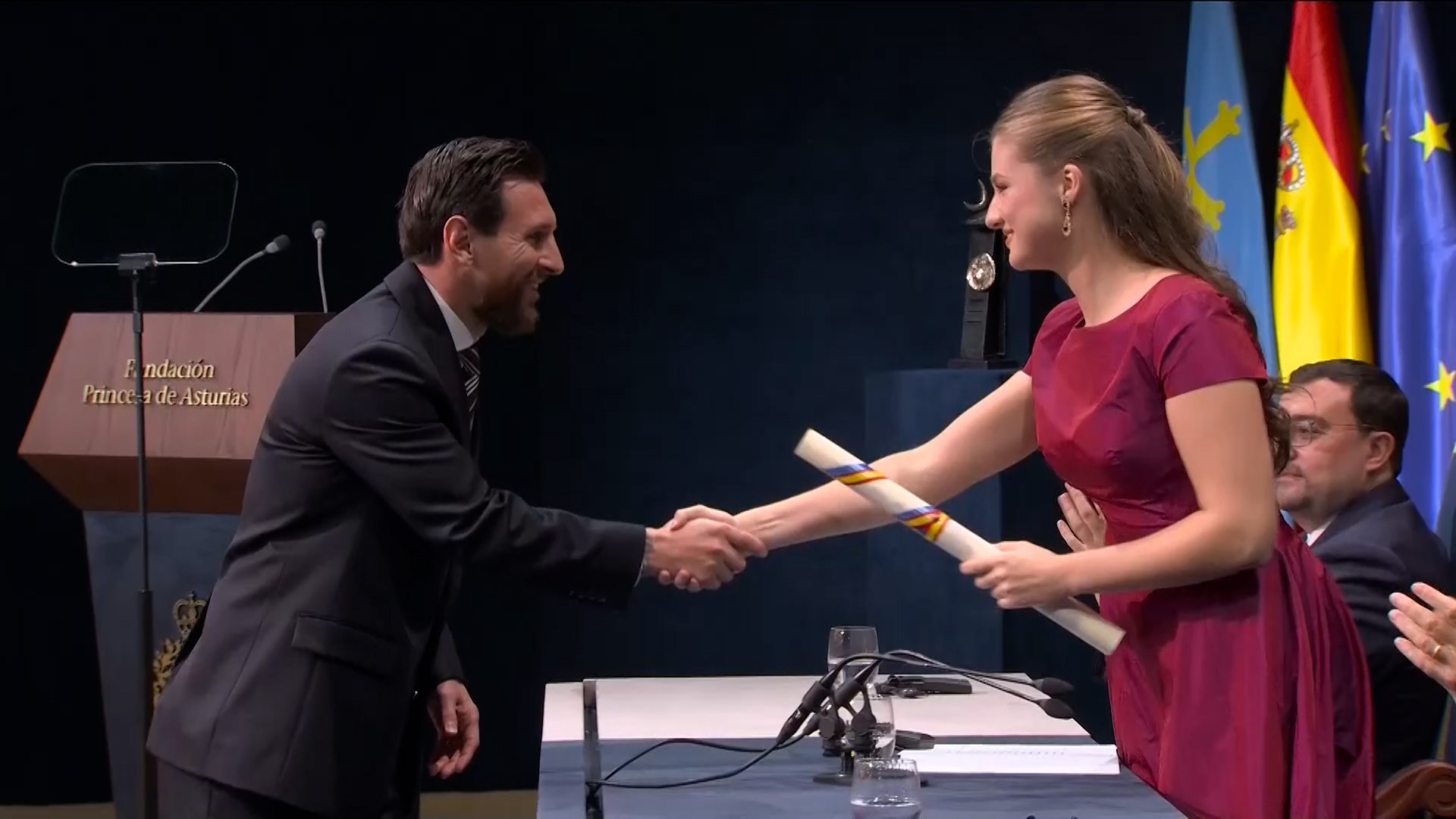  Así fue la premiación de Lionel Messi por la Fundación Princesa de Asturias. Gran reconocimiento al GOAT.
