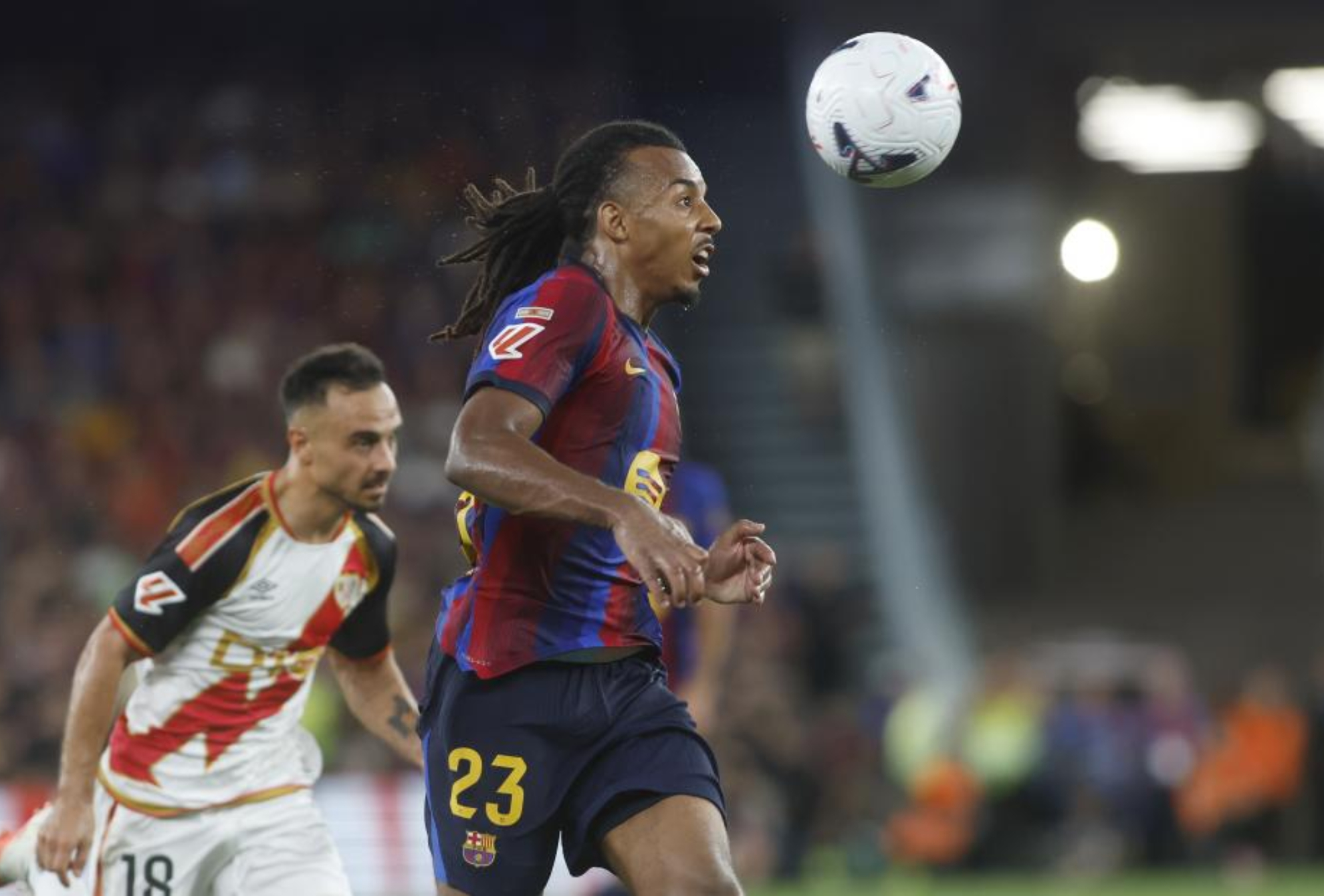 Koundé, durante un encuentro contra el Rayo. FRANCESC ADELANTADO