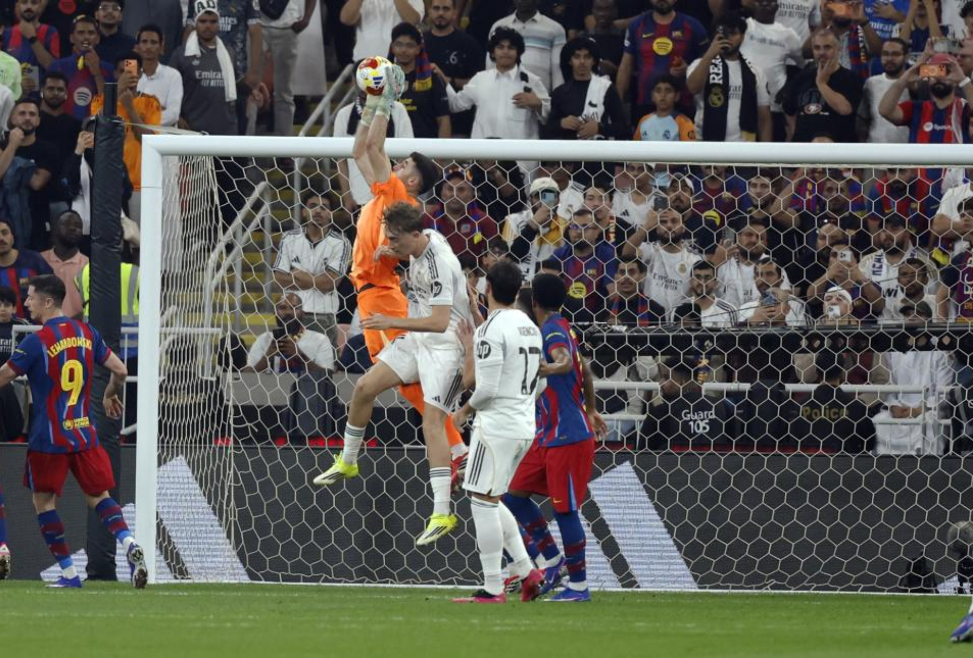 Joan García, durante un Clásico. CHEMA REY