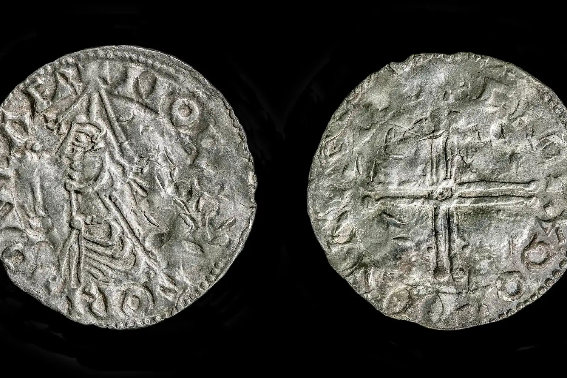 Monedas pertenecientes al tesoro vikingo Museo de Historia Cultural