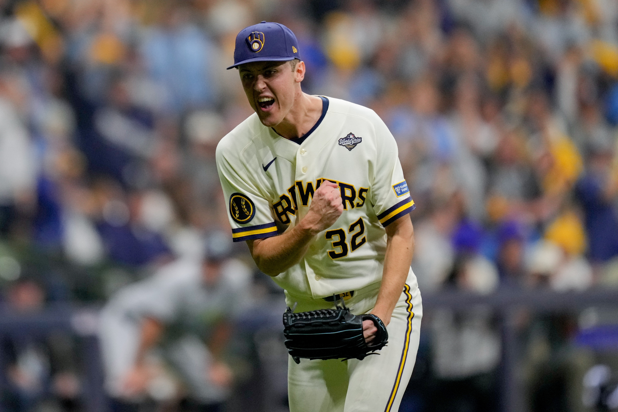 Misiorowski celebra una carrera durante el Brewers-Rays EFE