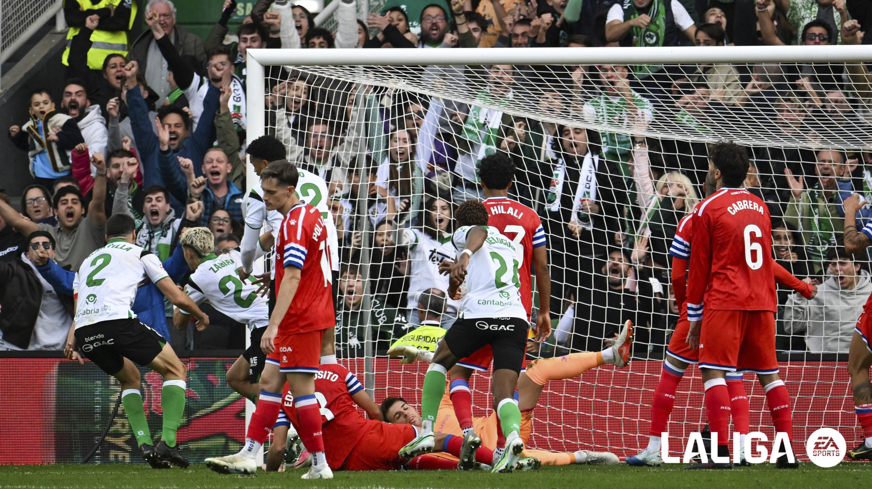 El Racing celebrando el segundo gol ante el Espanyol.