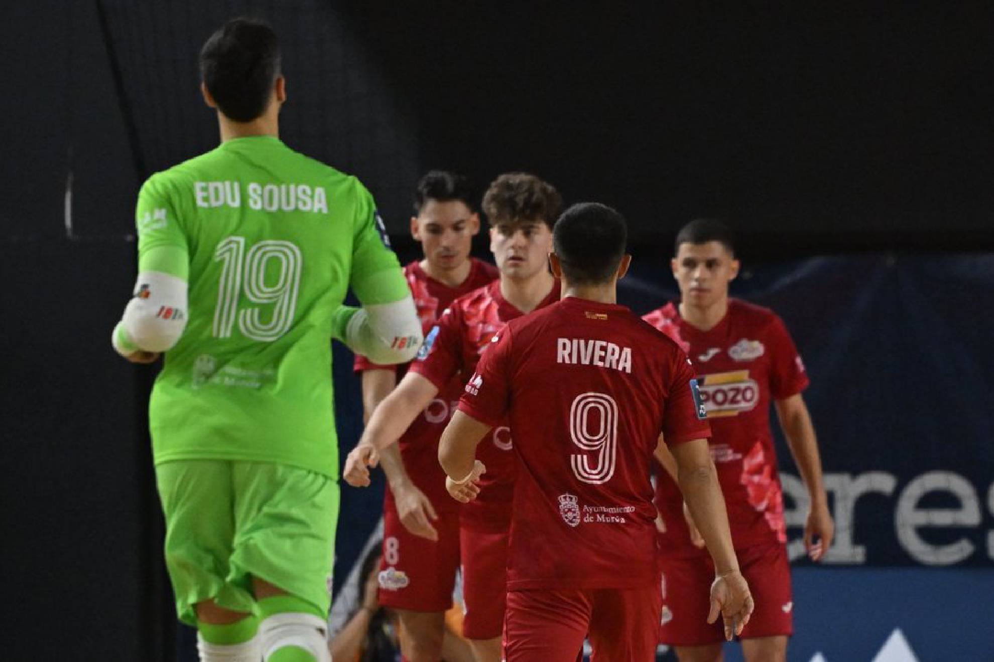 Edu Sousa, Santa Cruz, Adri Rivera y Ricardinho celebran el 2-3 de Ricardo Mayor CATGAS ENERGÍA SANTA COLOMA