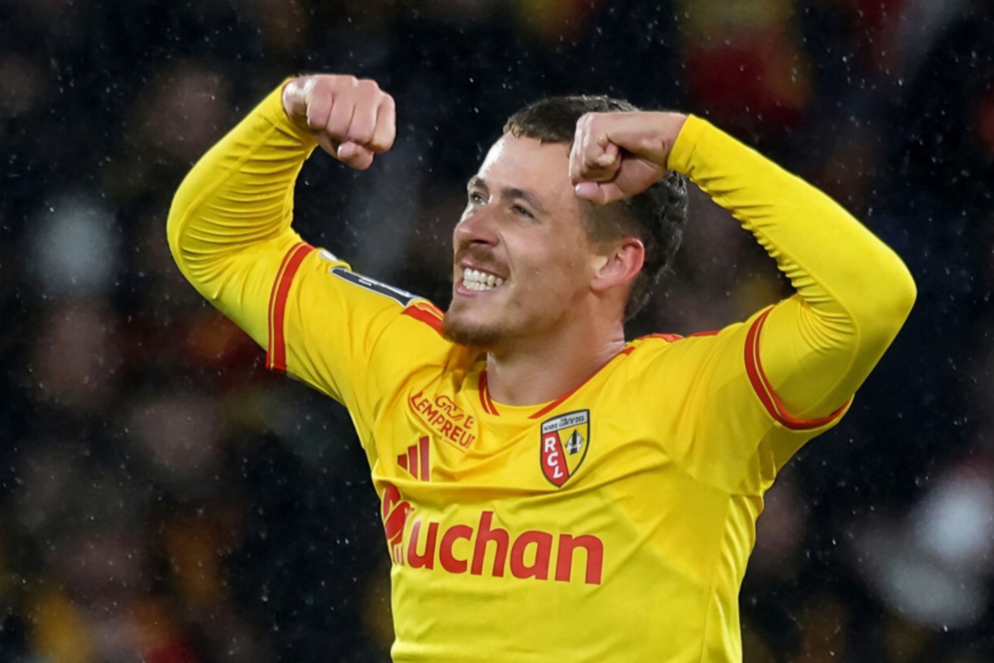 Thorgan Hazard celebra su gol contra el París FC