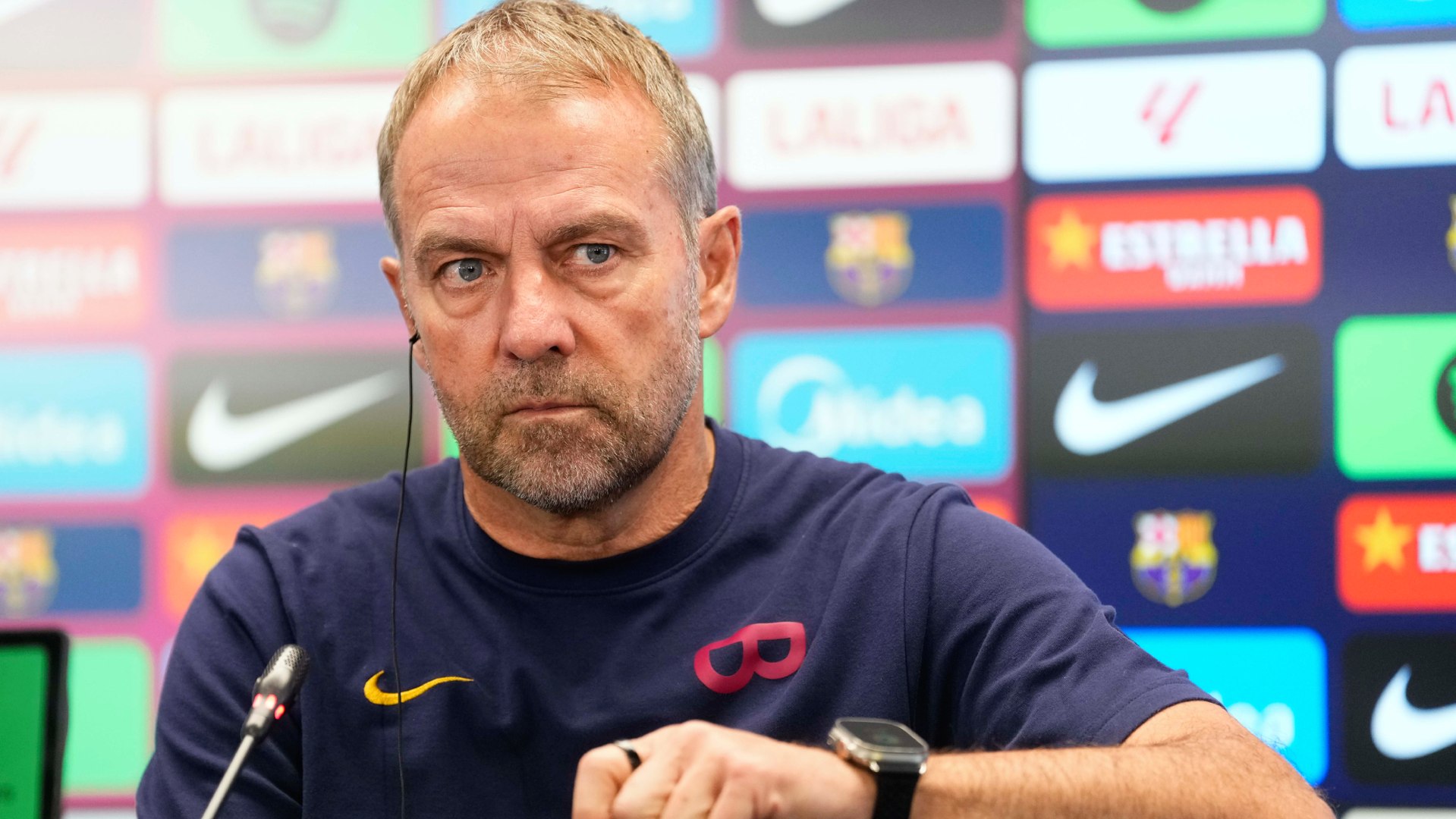 El entrenador del Barcelona, Hansi Flick, no quiso entrar en polémicas arbitrales.