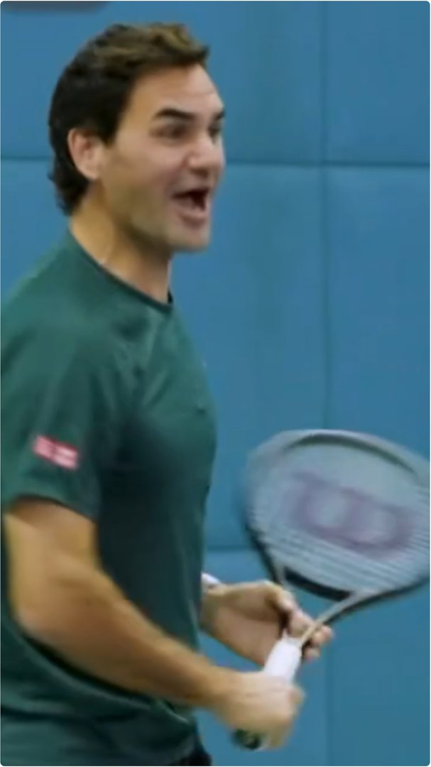 Roger Federer consiguió en 4 intentos, conseguir el tiro imposible en uno de los orificios de la prueba. La calidad y clase no se olvidan.