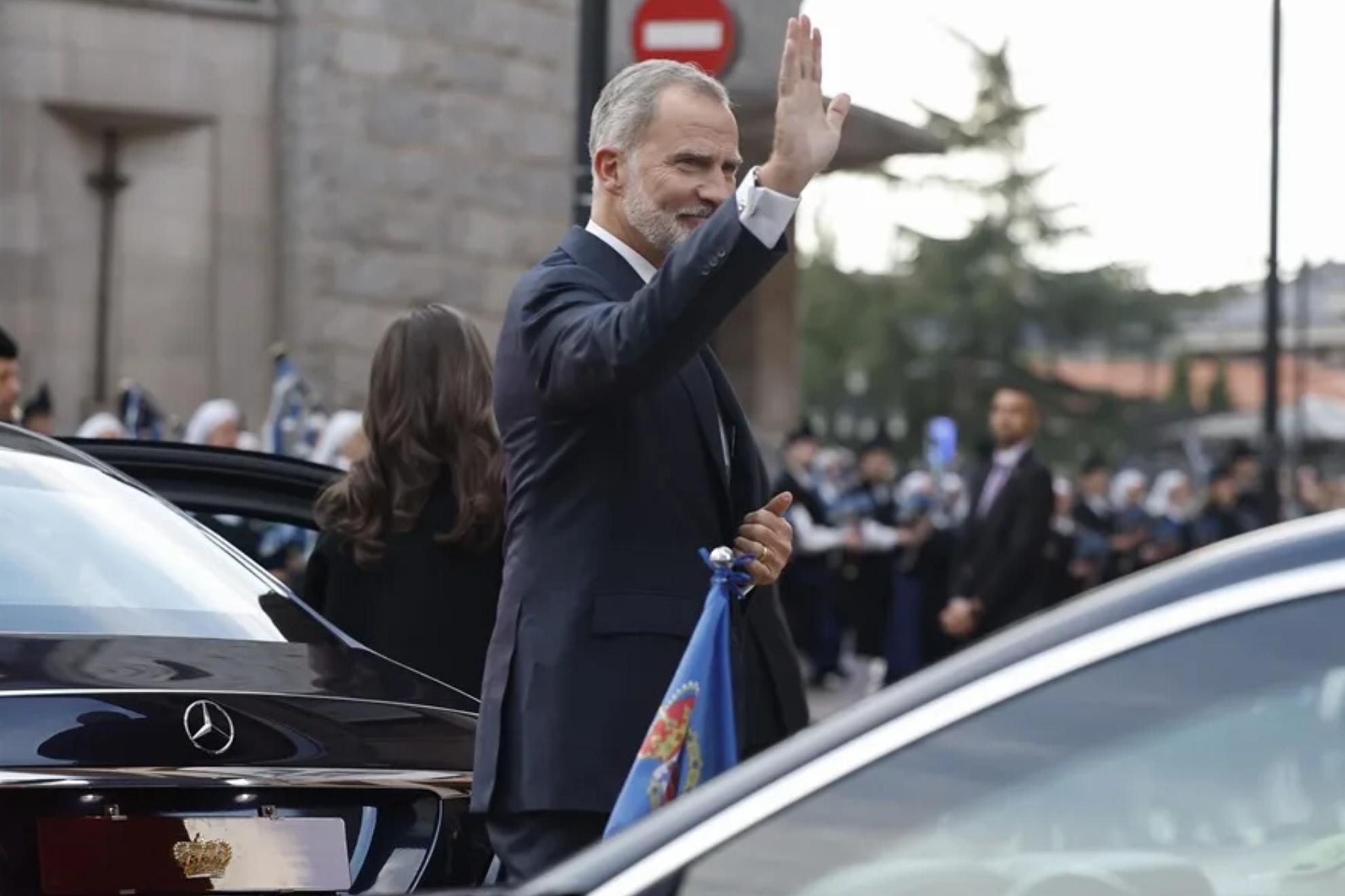 El rey Felipe VI, a su llegada al tradicional Concierto de los Premios Princesa de Asturias. EFE