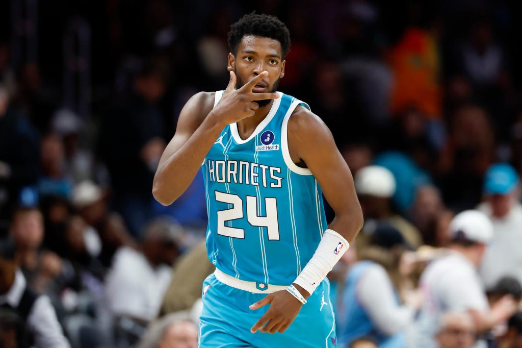 Brandon Miller celebra un triple. LAPRESSE