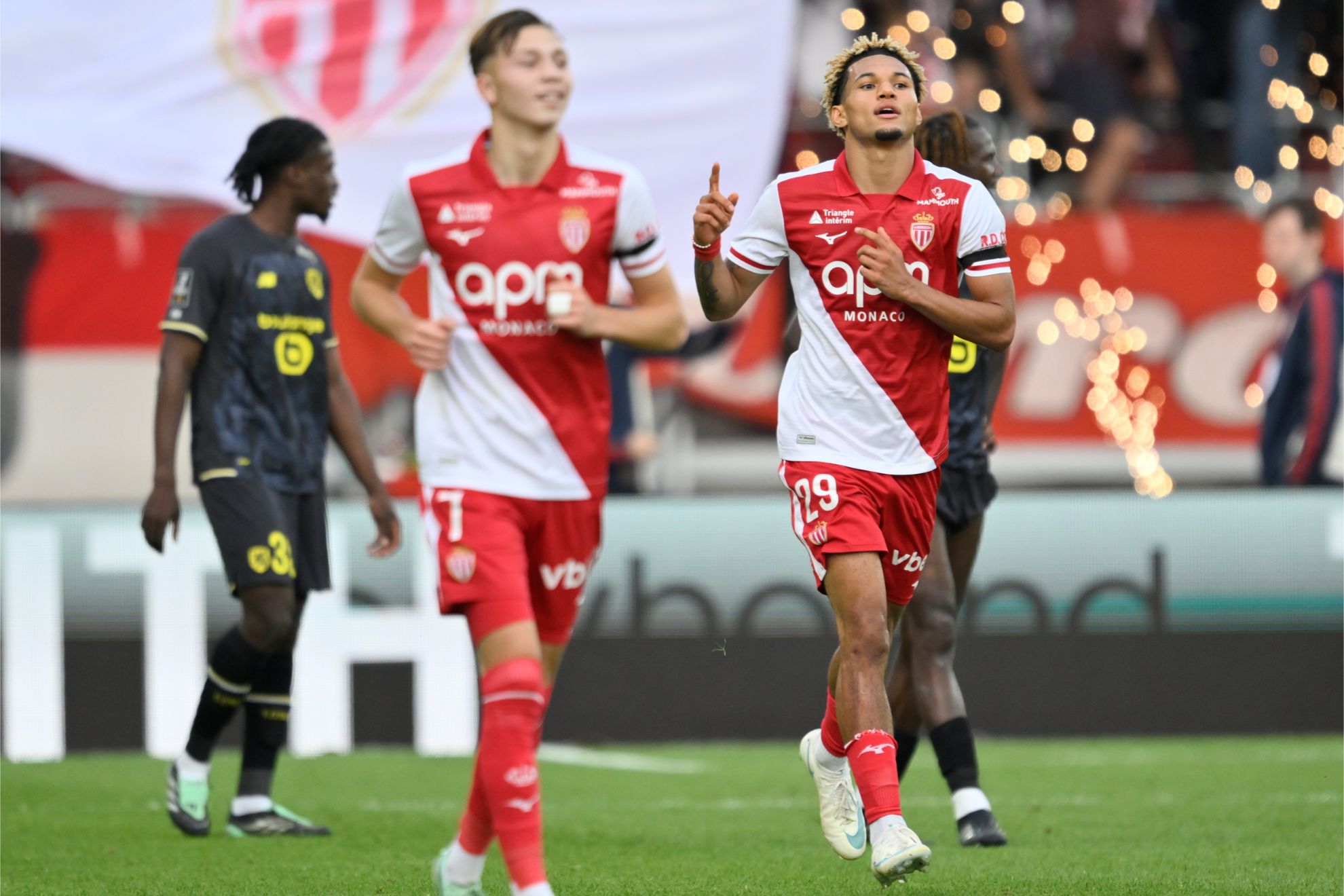 Paris Brunner celebra el gol del empate contra el Lille