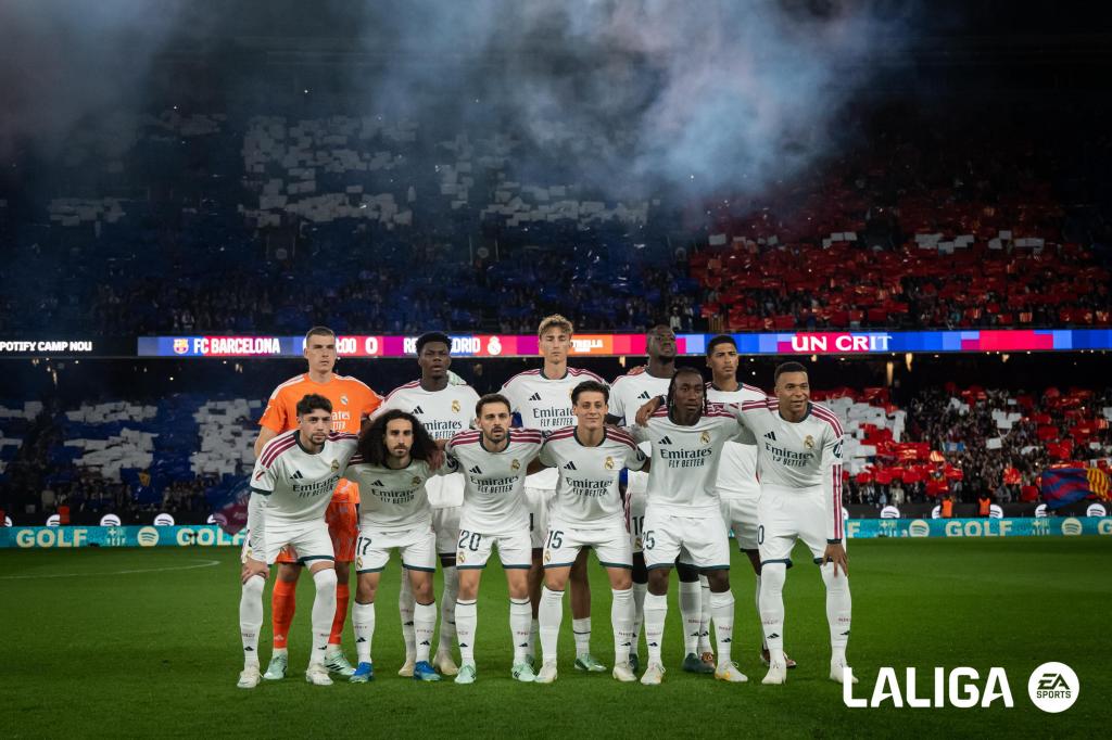 El once del Madrid en el Camp Nou.