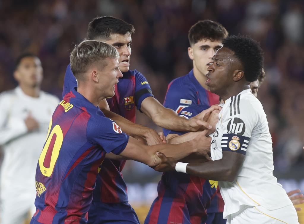Vinicius durante un Clásico en la temporada pasada.