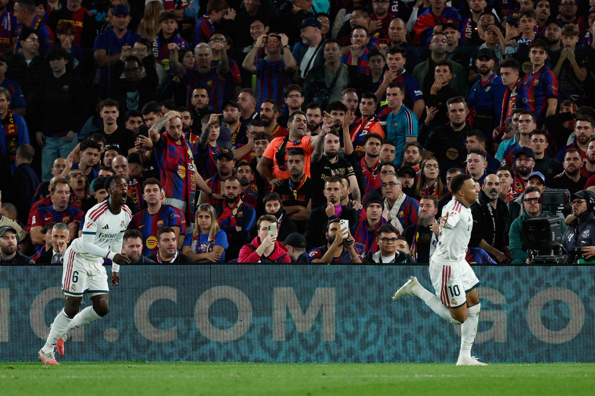 Seguidores del Barça en el Clásico del Spotify Camp Nou