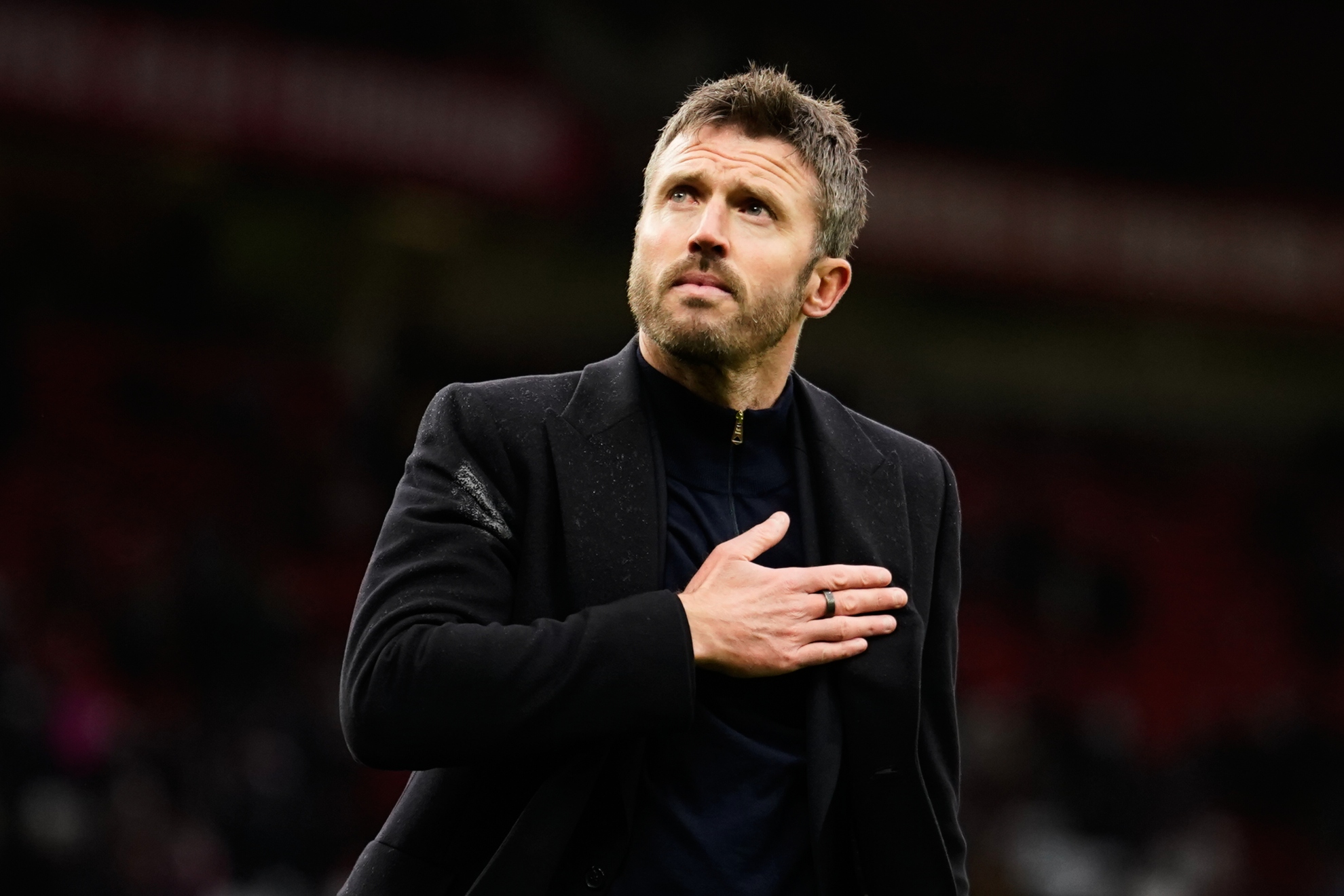 Carrick se disculpa con la afición del Manchester United.