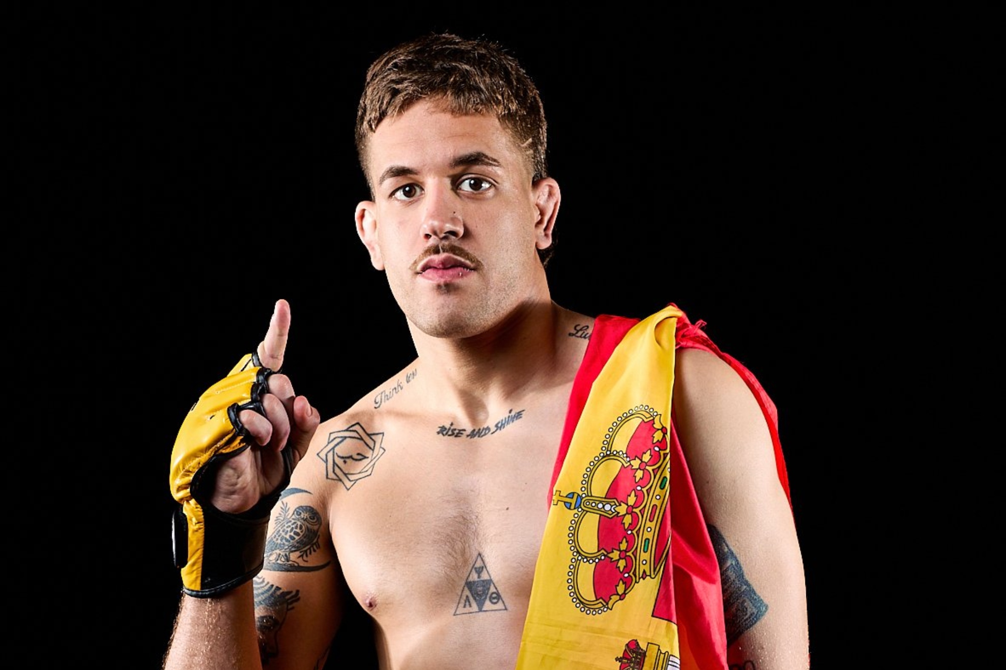 Manuel del Valle 'Mouzid' posa para Cage Warriors.