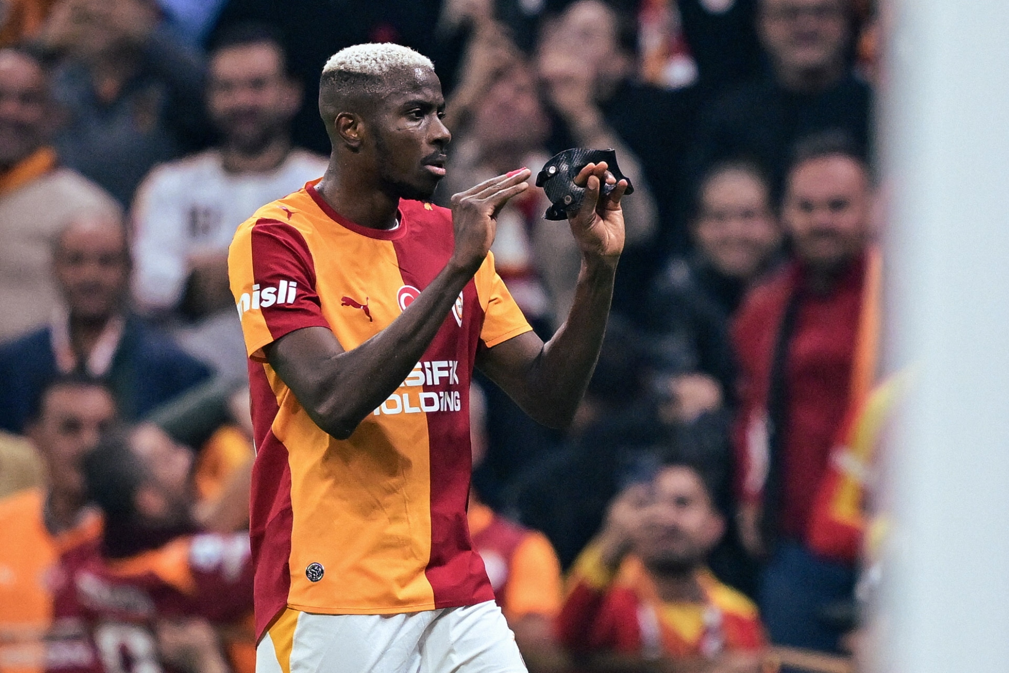 Osimhen celebra uno de sus goles. GALATASARAY.