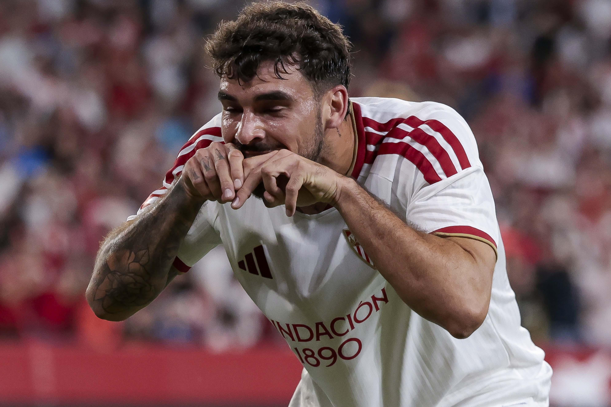 Isaac celebra su gol frente a Osasuna en el Sánchez-Pizjuán. LALIGA