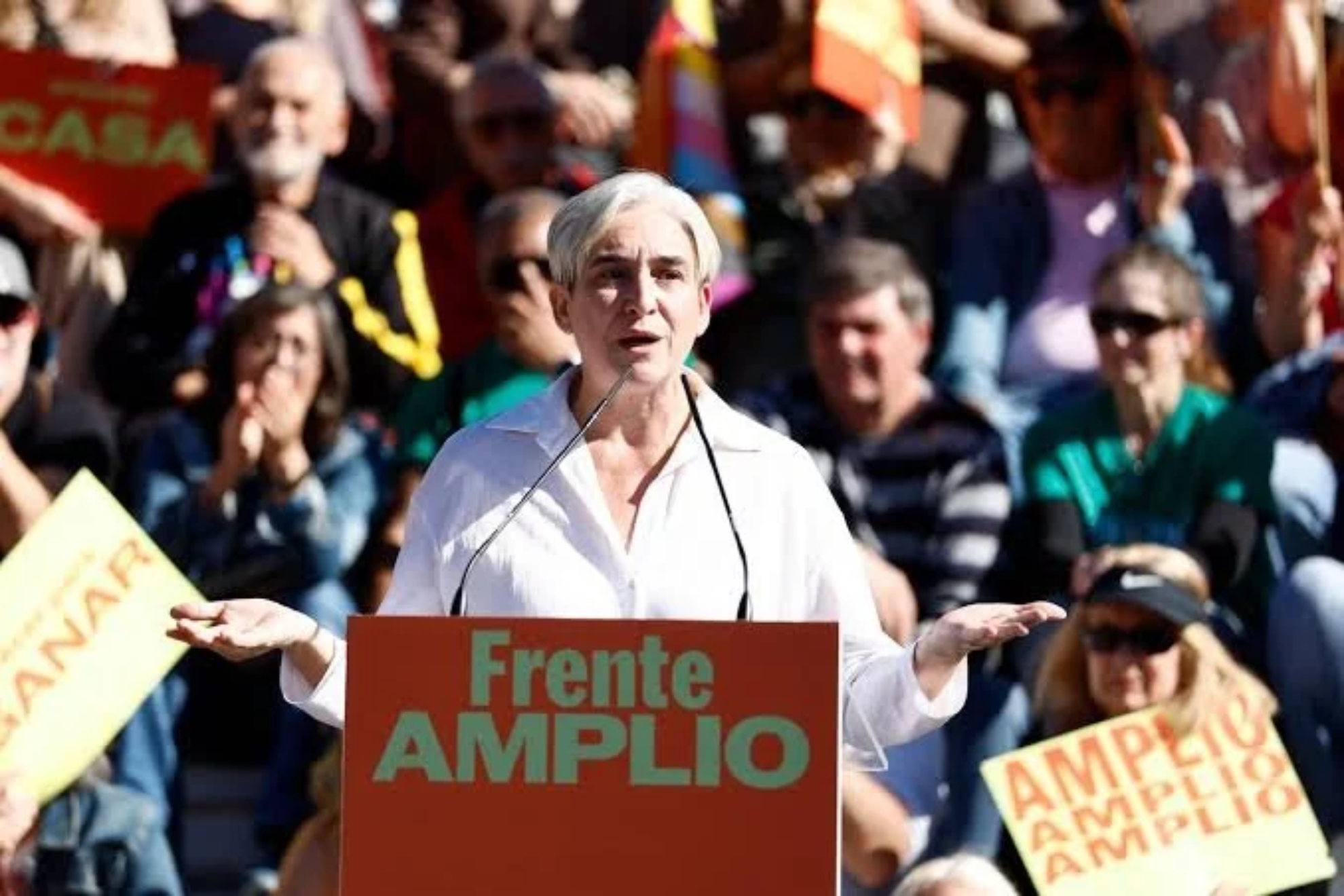 La candidata de Frente Amplio para las elecciones generales, Ada Colau interviene en el acto de precampaña que Frente Amplio en Móstoles. Rodrigo Jimenez