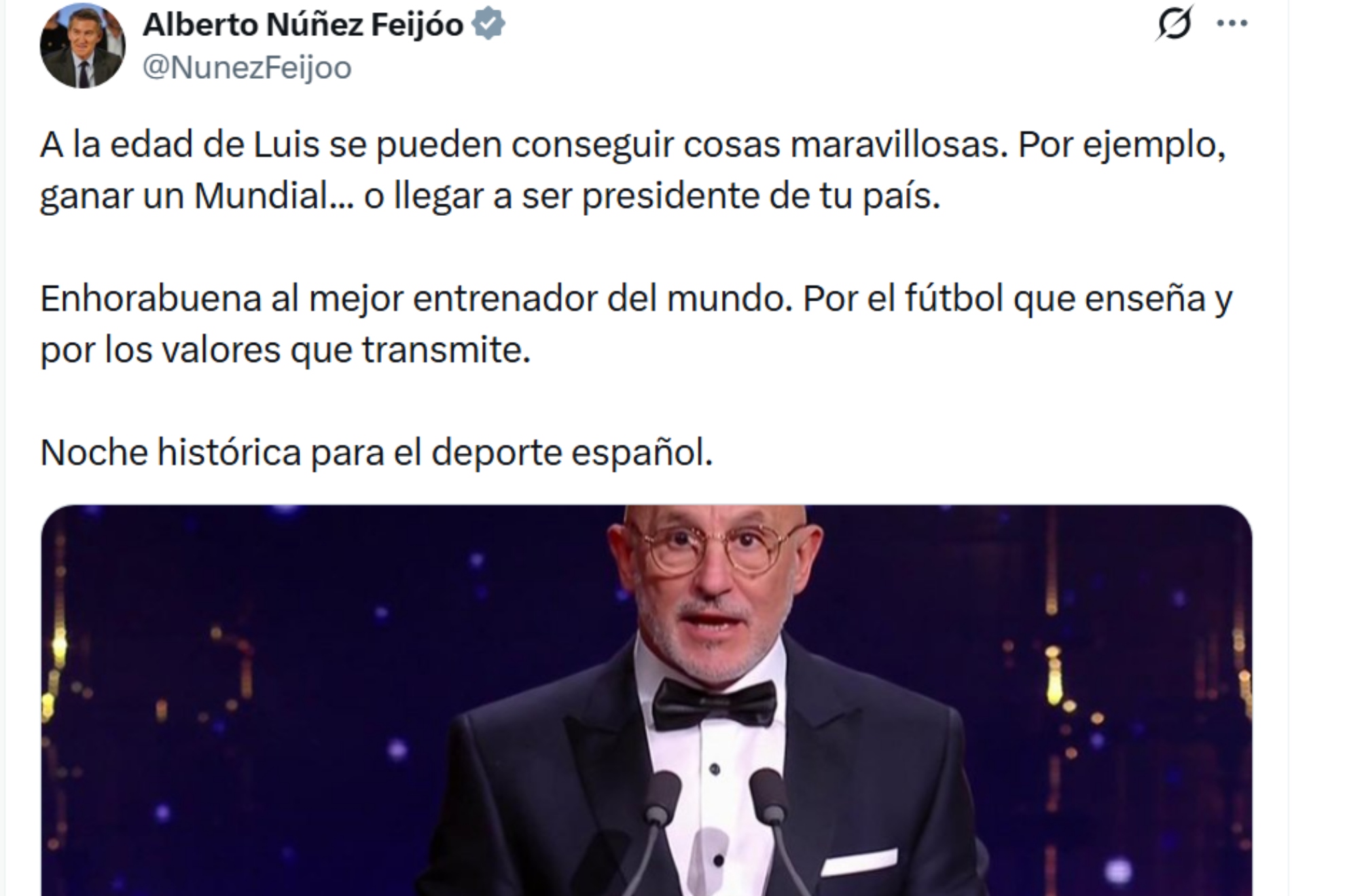 El tuit del político.