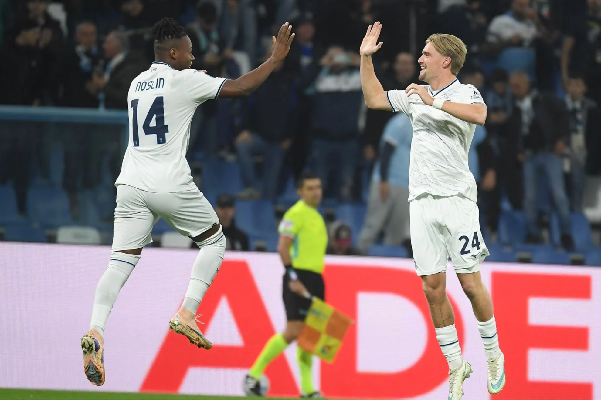 Noslin festeja con Taylor @OfficialSSLazio