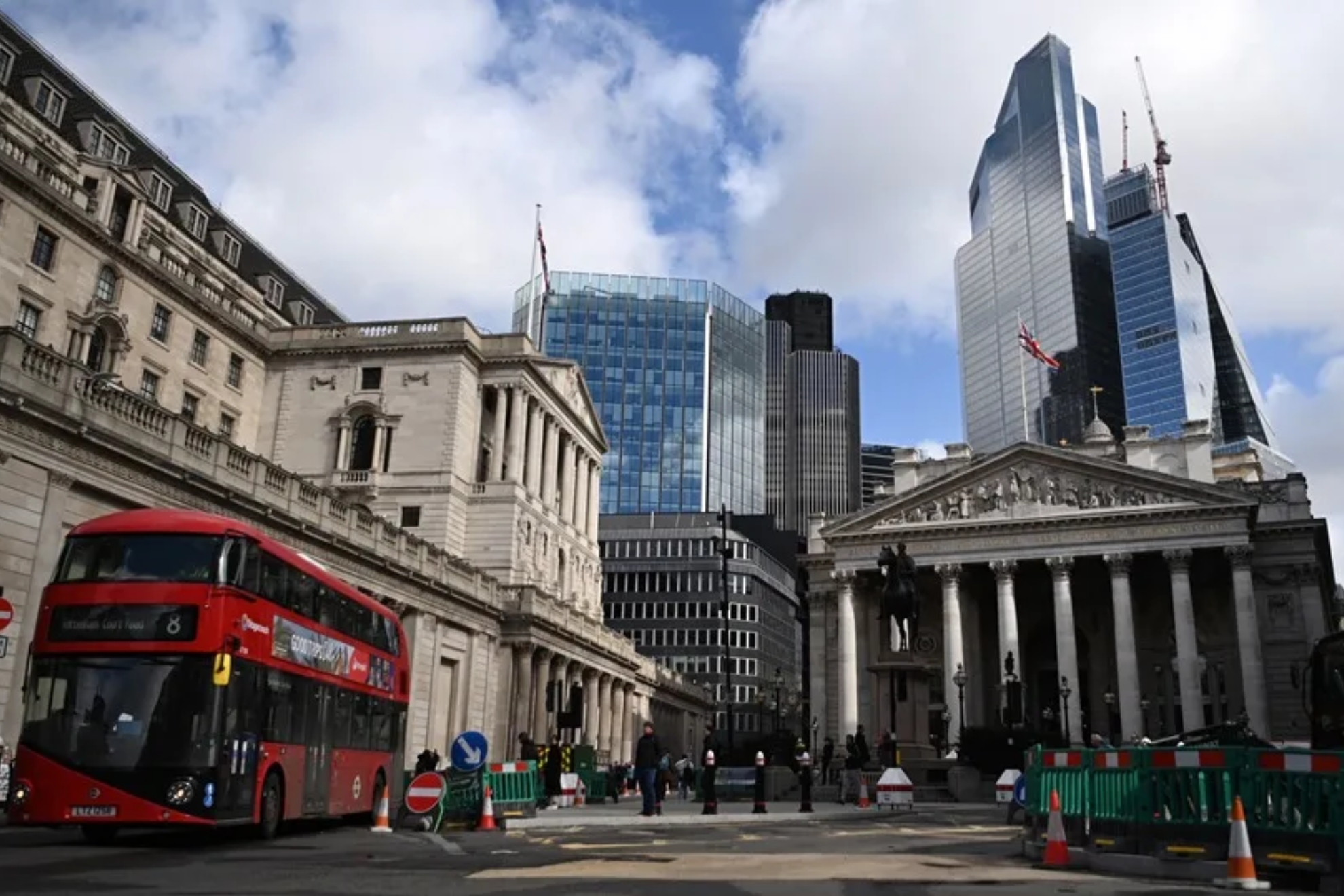 El vagabundo que lleva tres años y medio viviendo sin dinero en la puerta de una mansión de Londres valorada en 250 millones de euros EFE