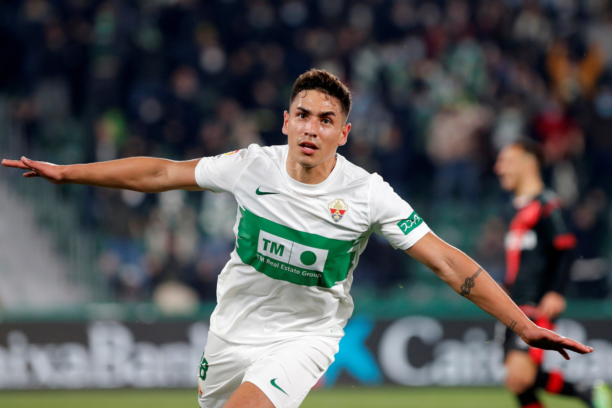 Ezquiel Ponce celebra un gol en su primera etapa en el Elche. Manuel Lorenzo